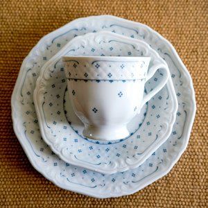 Eschenbach "La Reine" 1 coffee/tea cup, saucer, plate (like new)